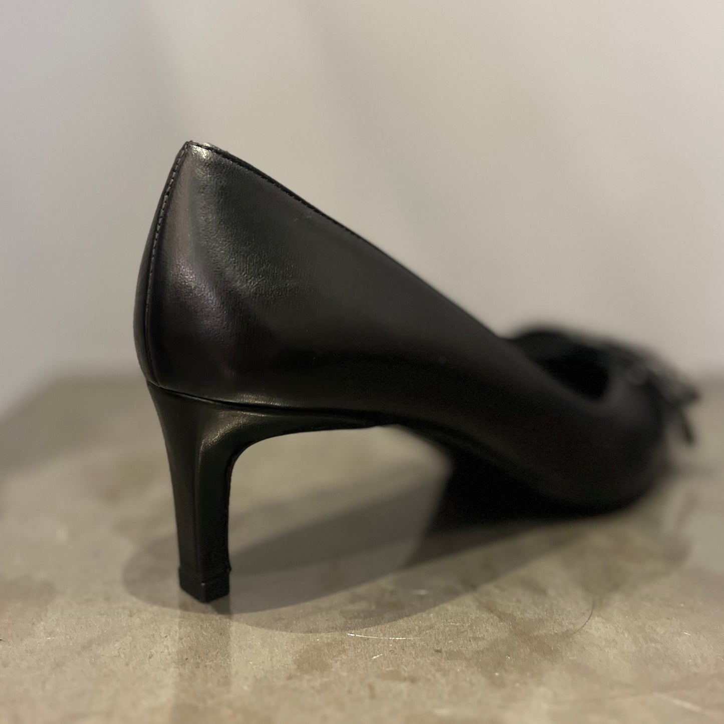 2832 Nero