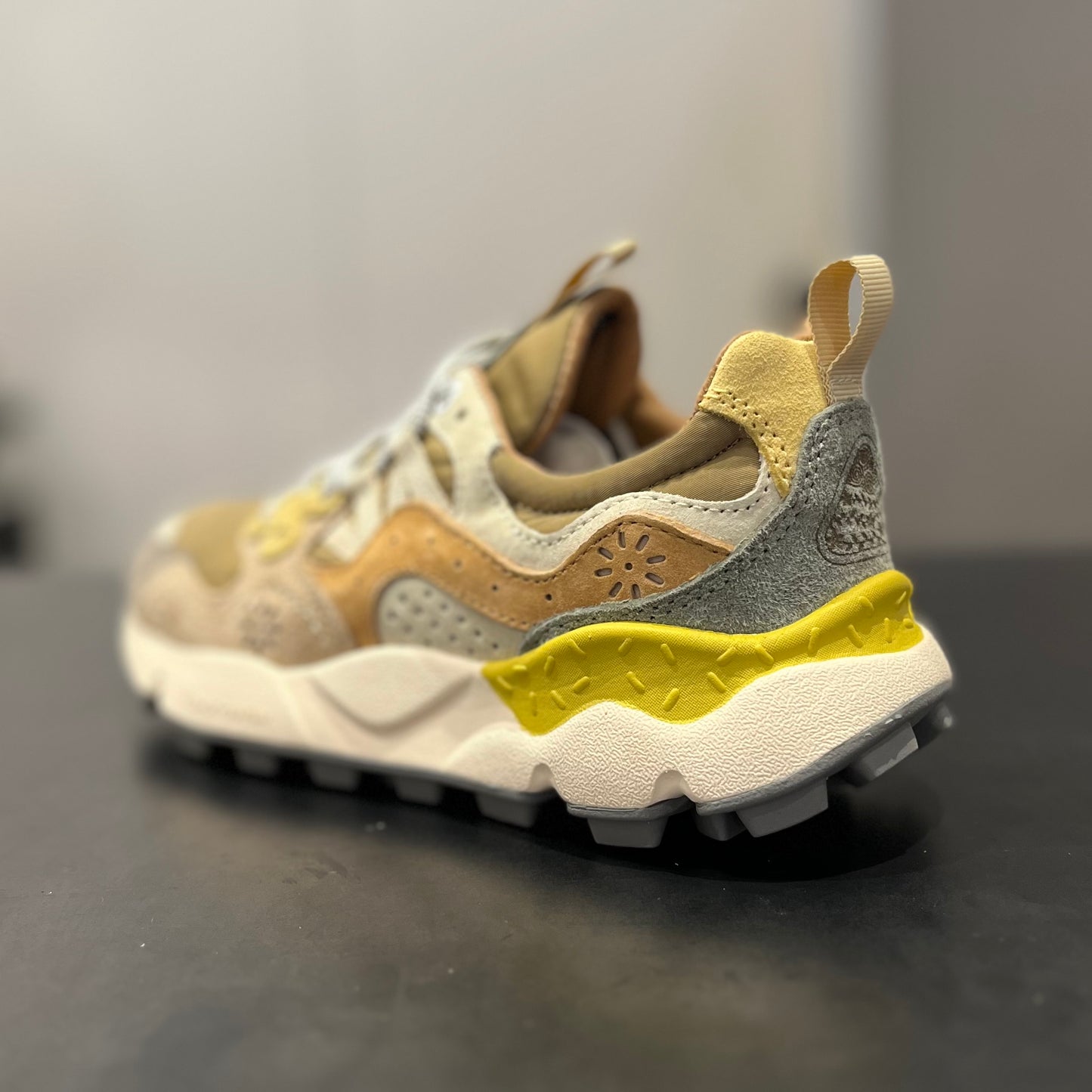 Yamano 3 Stone Mud Light Grey