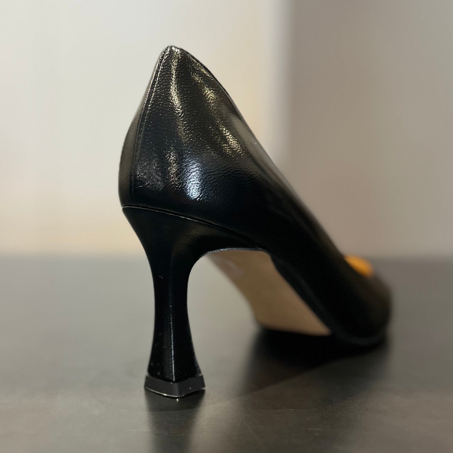 1632 Black