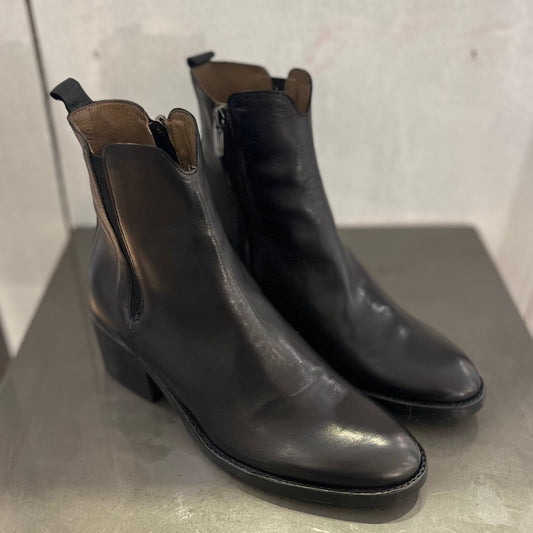 DD40 Frida Nero
