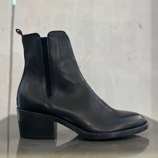 DD40 Frida Nero