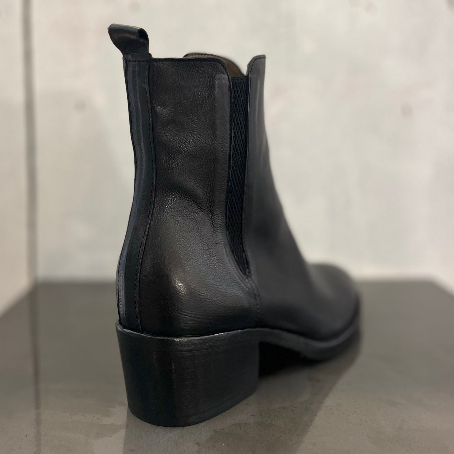 DD40 Frida Nero