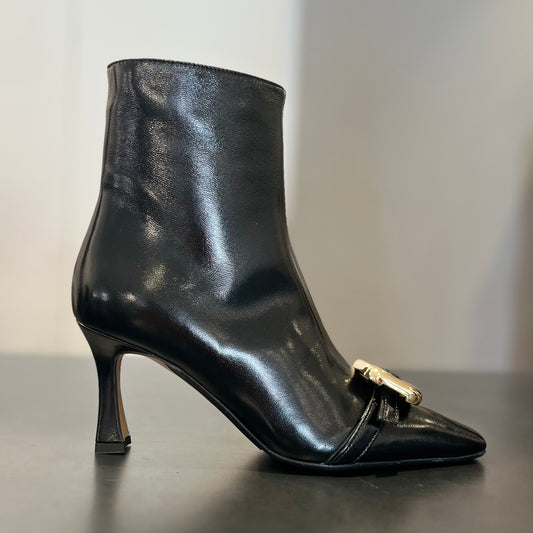 2812 Black