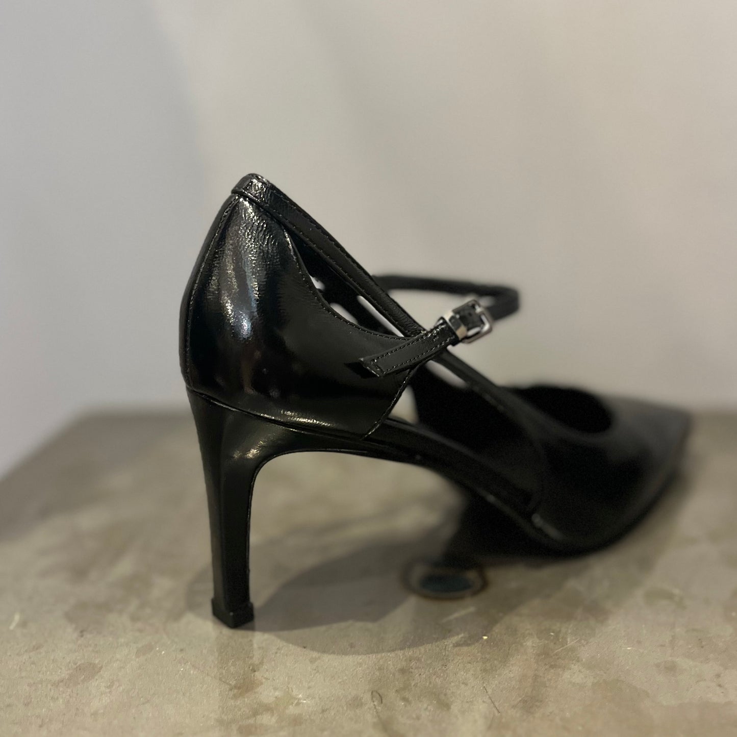 2728 Nero