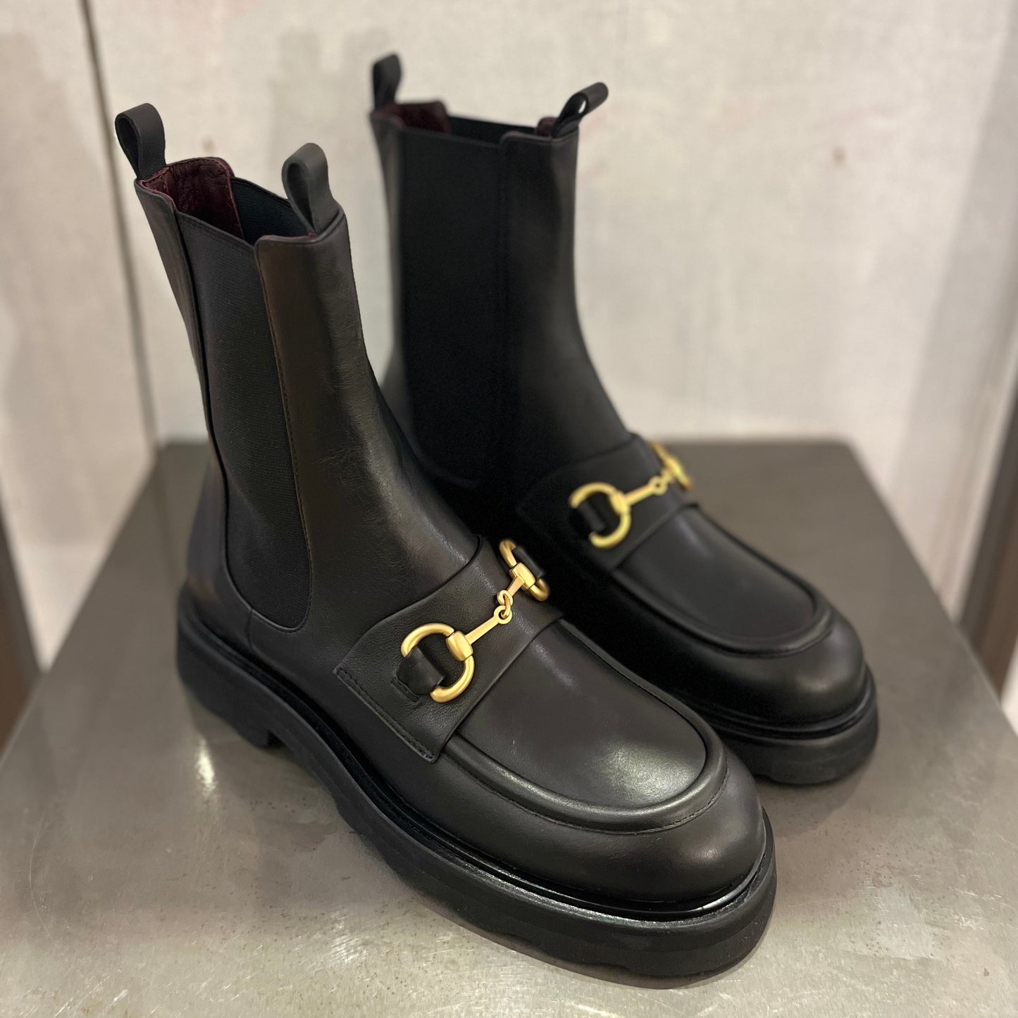 2282 Seta Nero