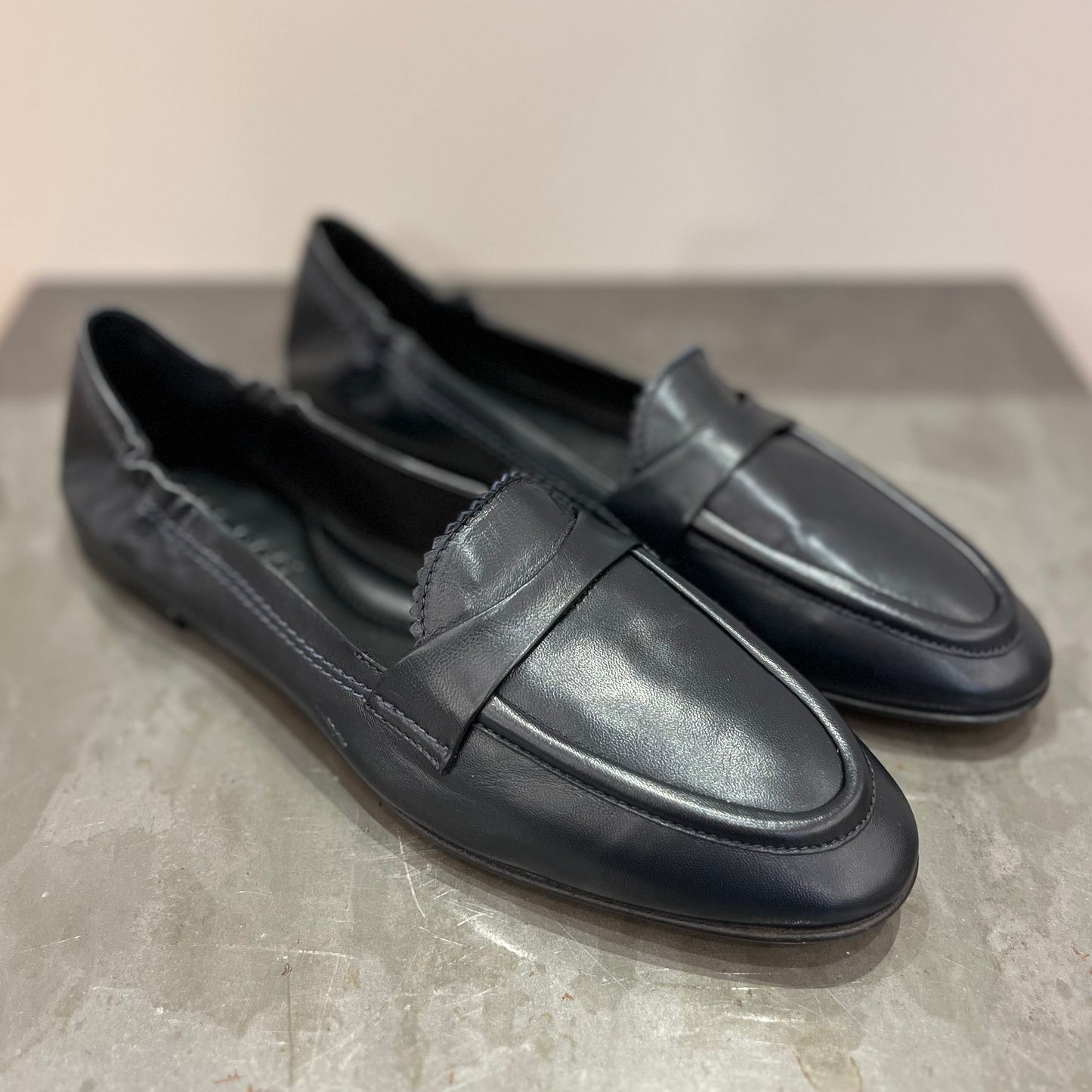 1121 Glove Navy