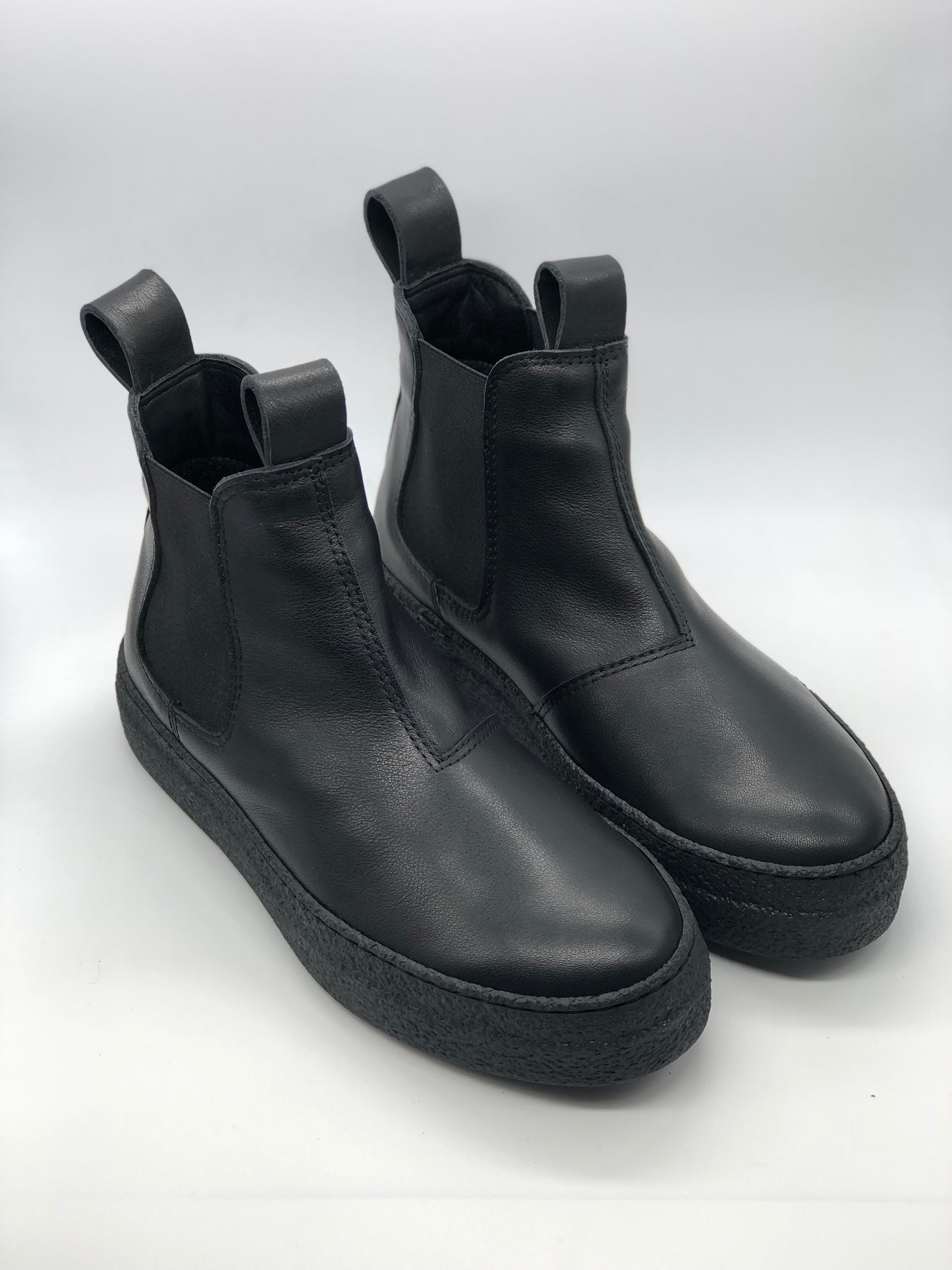 Stivaletto in Pelle con Elastici Nero